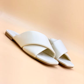 NEW , WOMEN SLIPPERS S8