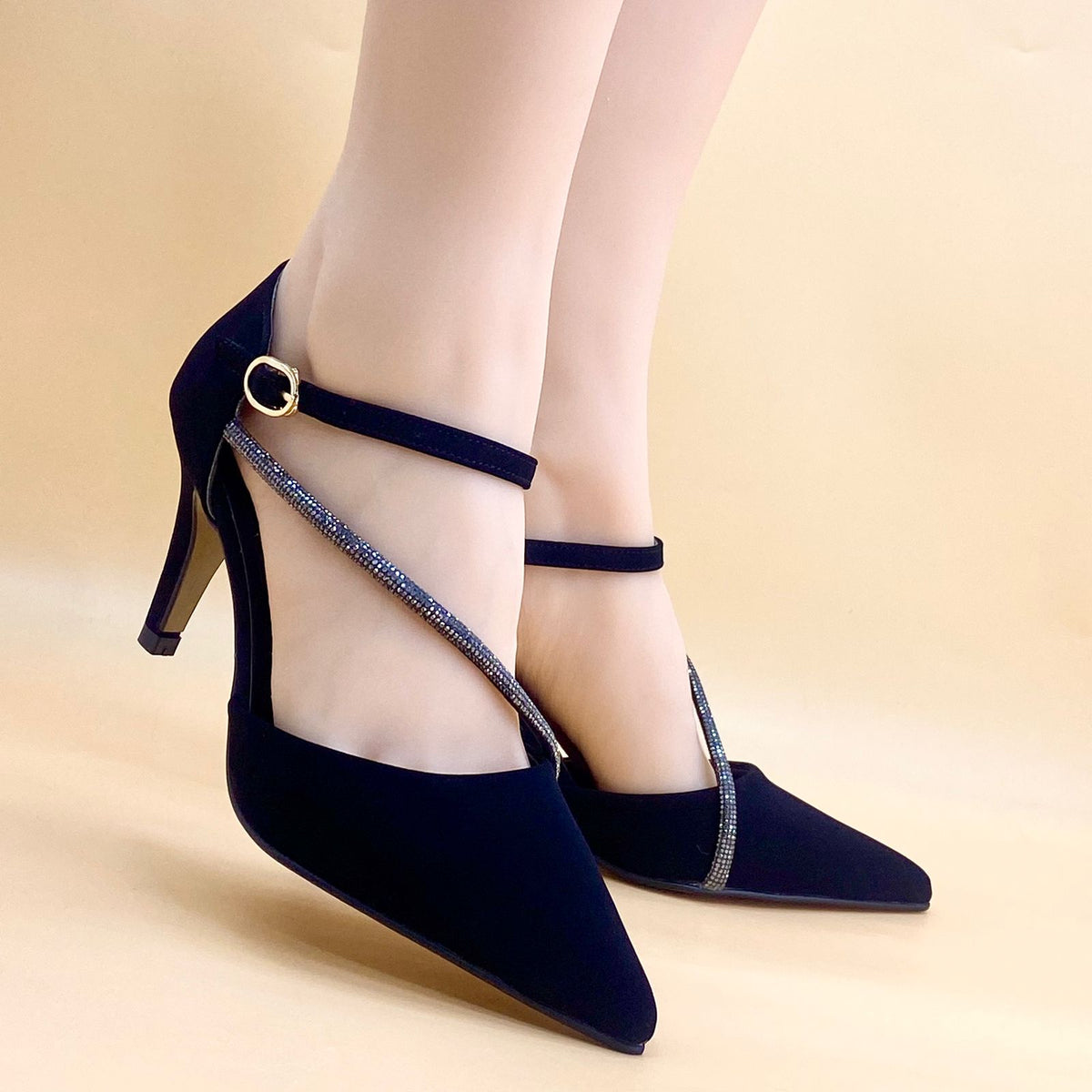 NEW ,  WOMEN SHOES HEELS W539