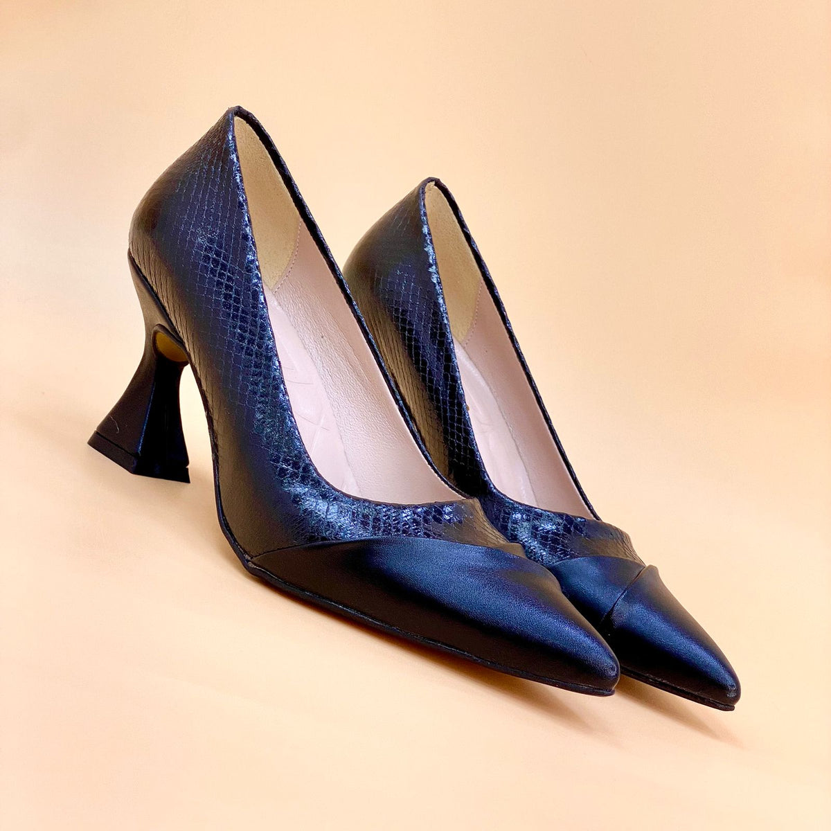 NEW ,  WOMEN SHOES HEELS W443