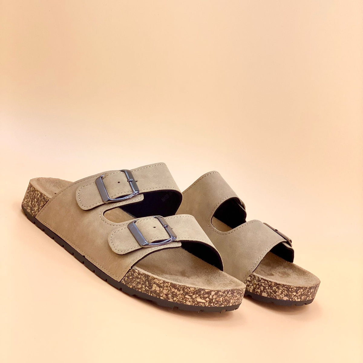 NEW ,  MEN SLIPPER M702