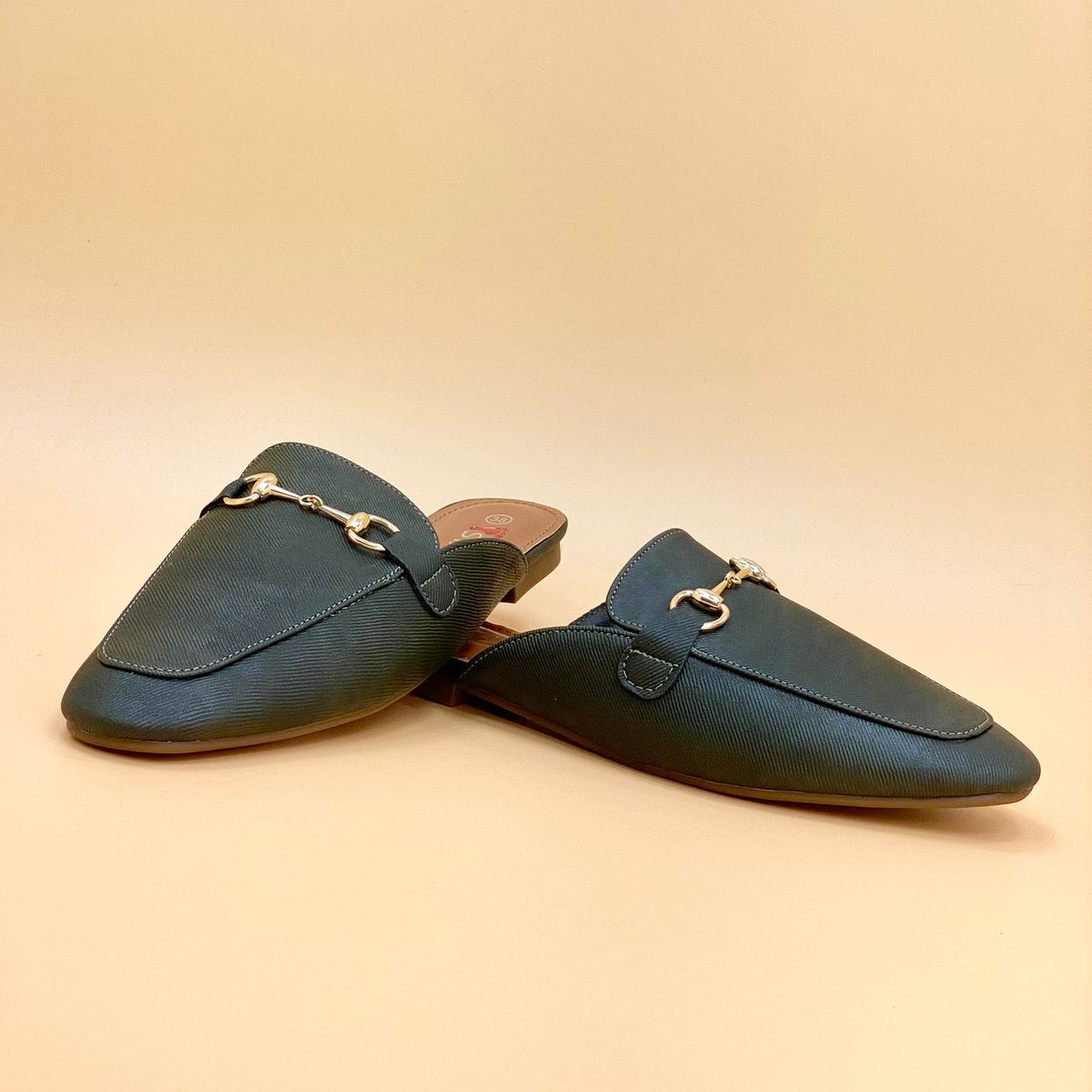 NEW , WOMEN SLIPPERS S753