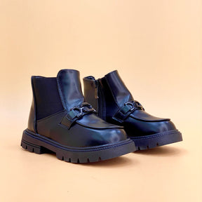 NEW , KIDS BOOTS KW4