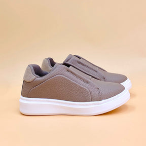 NEW ,  KIDS SHOES SIZE FROM 25 TO 41 K95