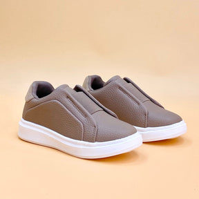 NEW ,  KIDS SHOES SIZE FROM 25 TO 41 K95