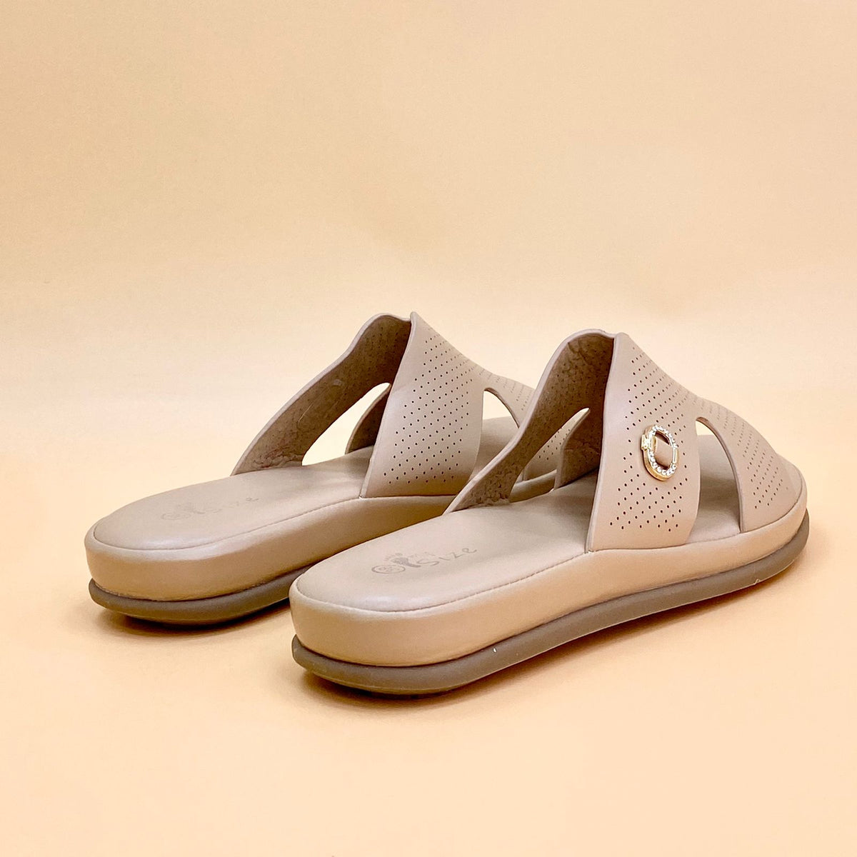 NEW ,  WOMEN SLIPPERS W831