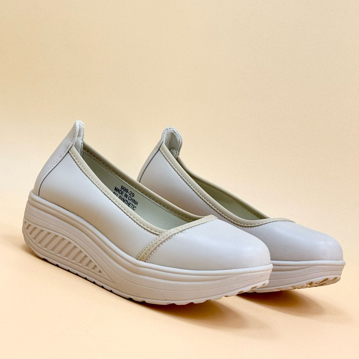 NEW , WOMEN SHOES W647