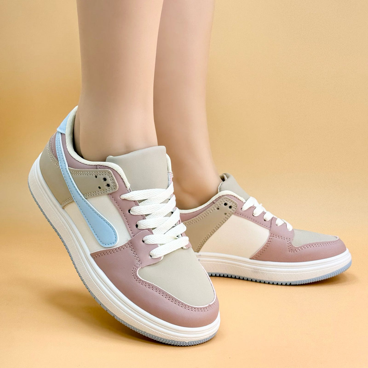 WOMEN SHOES W450