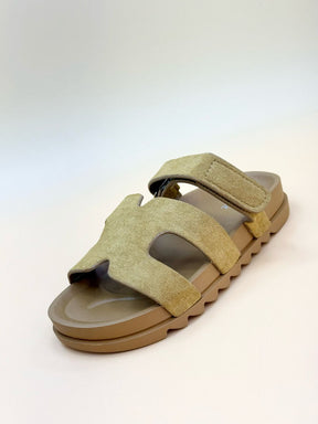 NEW , WOMEN SLIPPERS S52