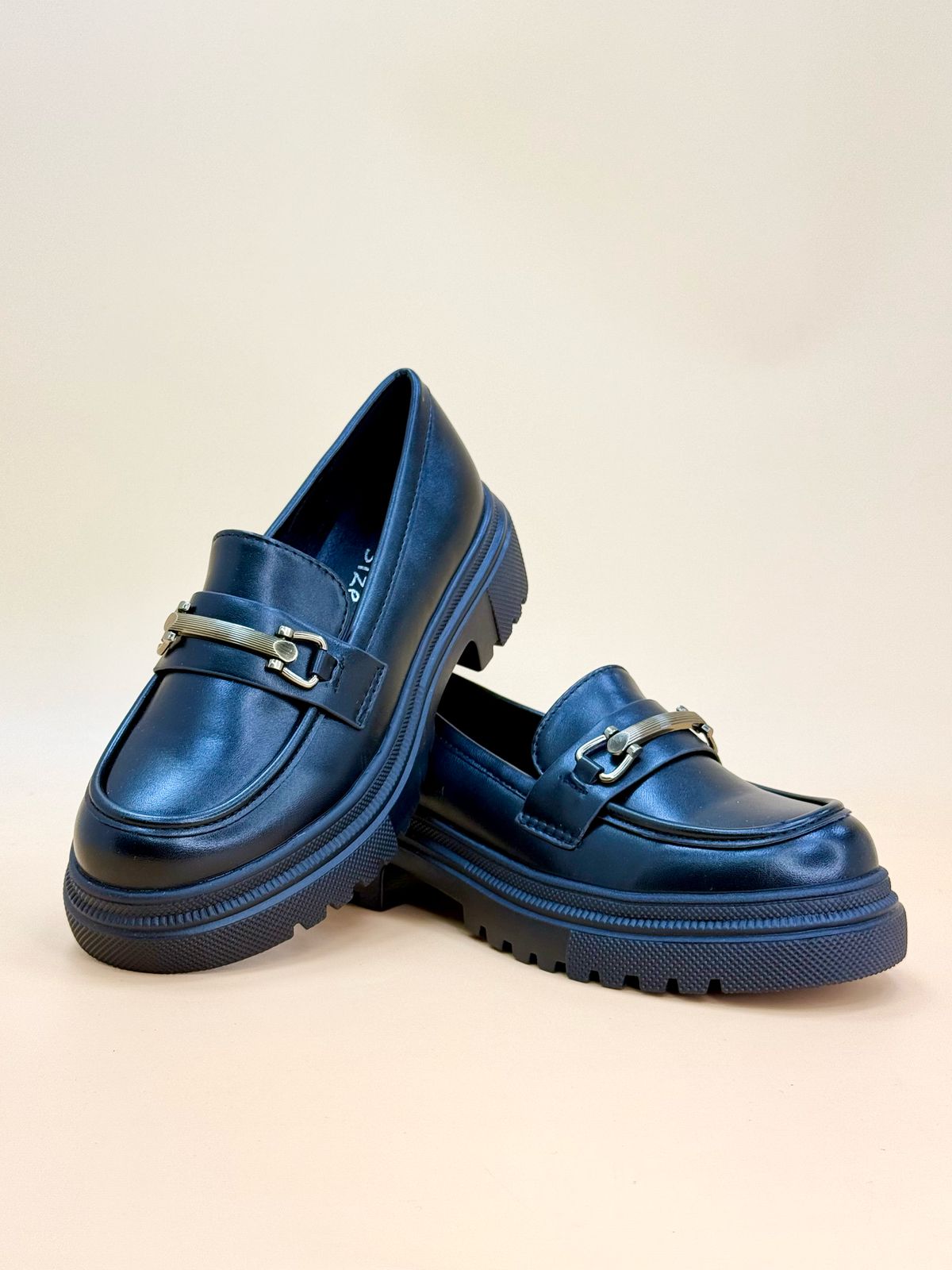 NEW ,  WOMEN FLAT SHOES W558