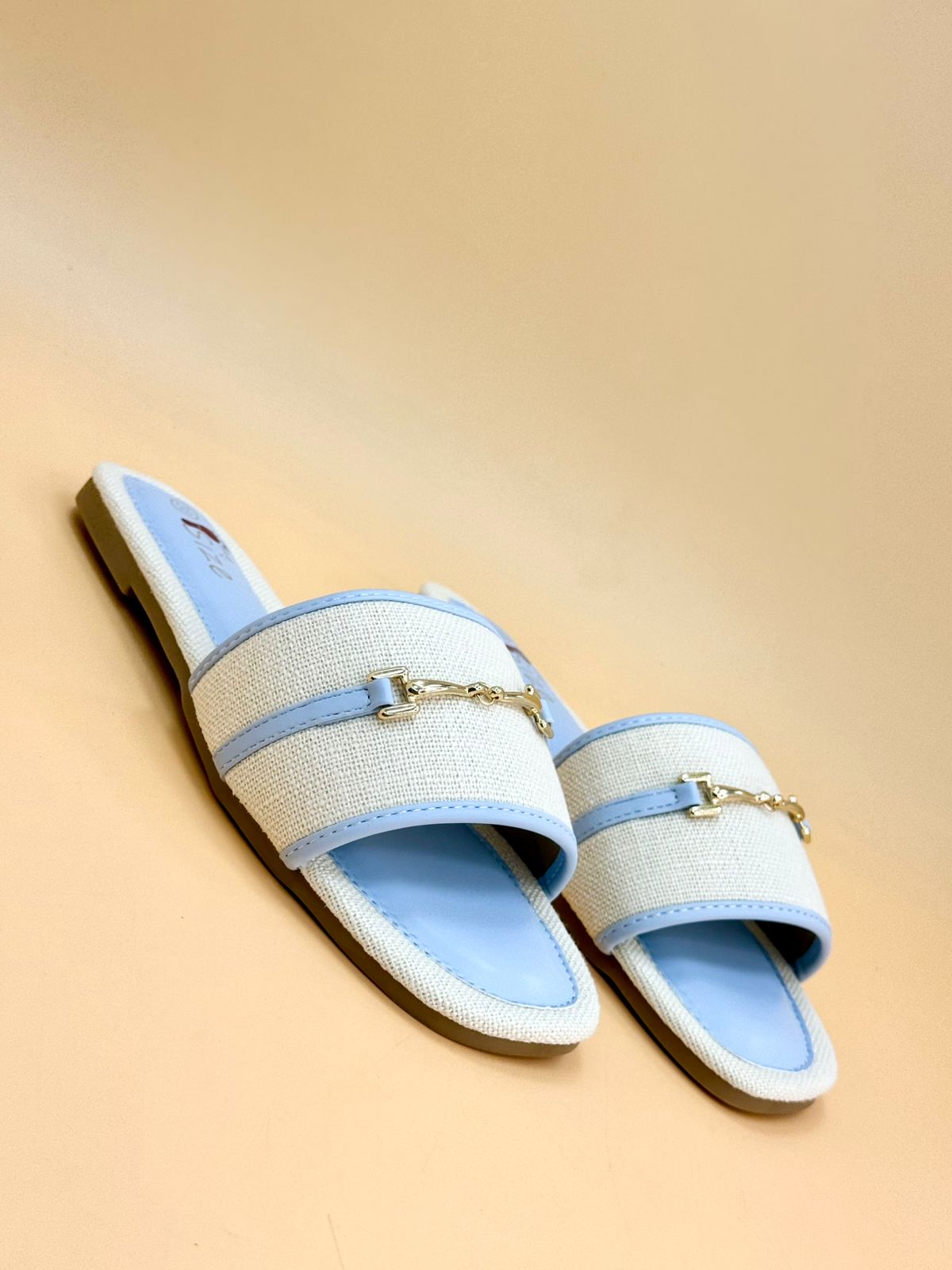 NEW , WOMEN SLIPPERS S16