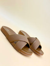 NEW , WOMEN SLIPPERS S5