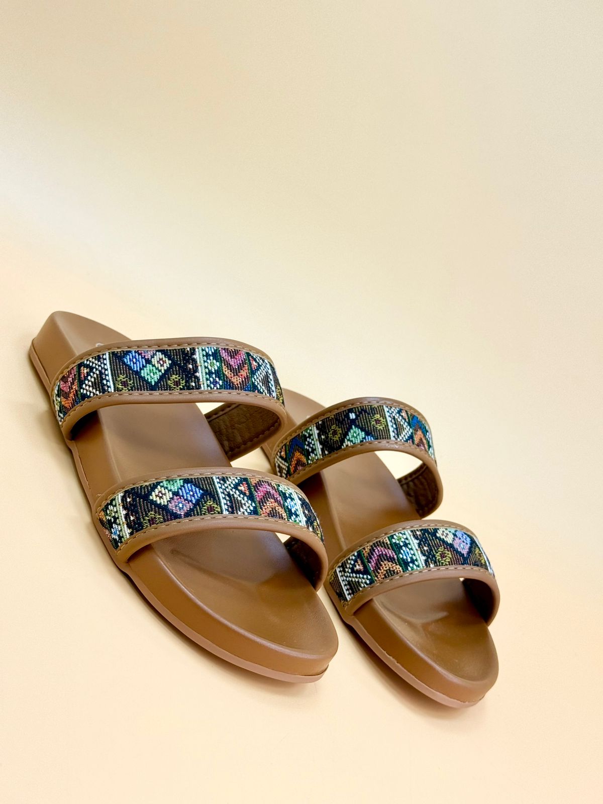 NEW , WOMEN SLIPPERS S7