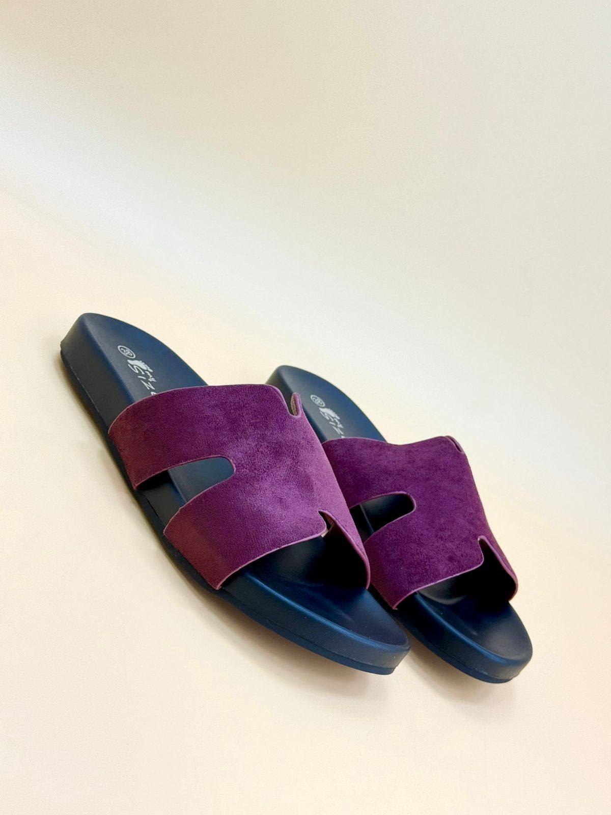 NEW , WOMEN SLIPPERS S6