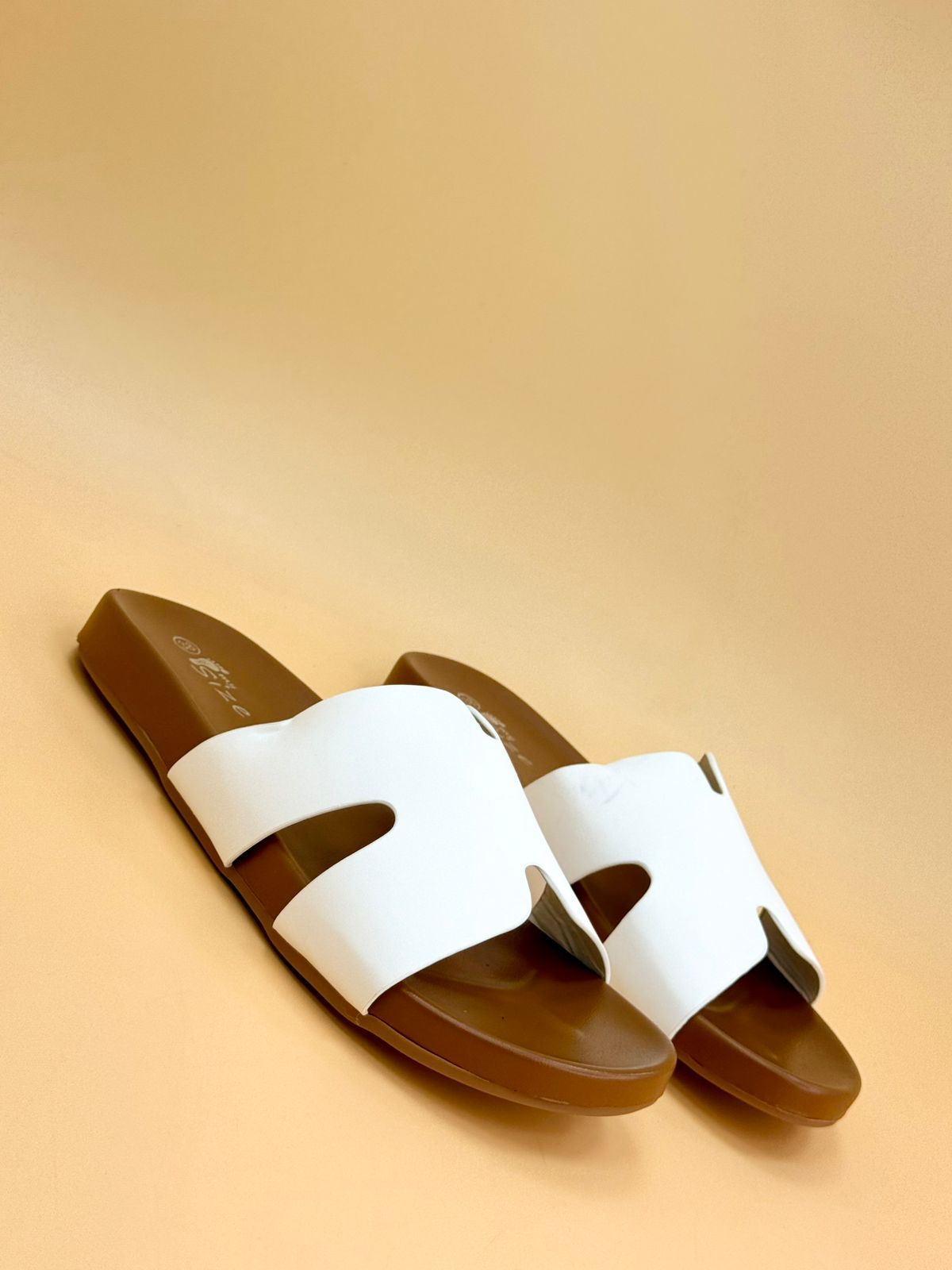 NEW , WOMEN SLIPPERS S2
