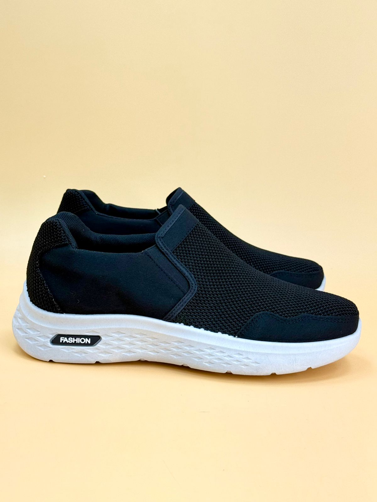 MEN SALE SIZE FROM 40 TO 45 M9