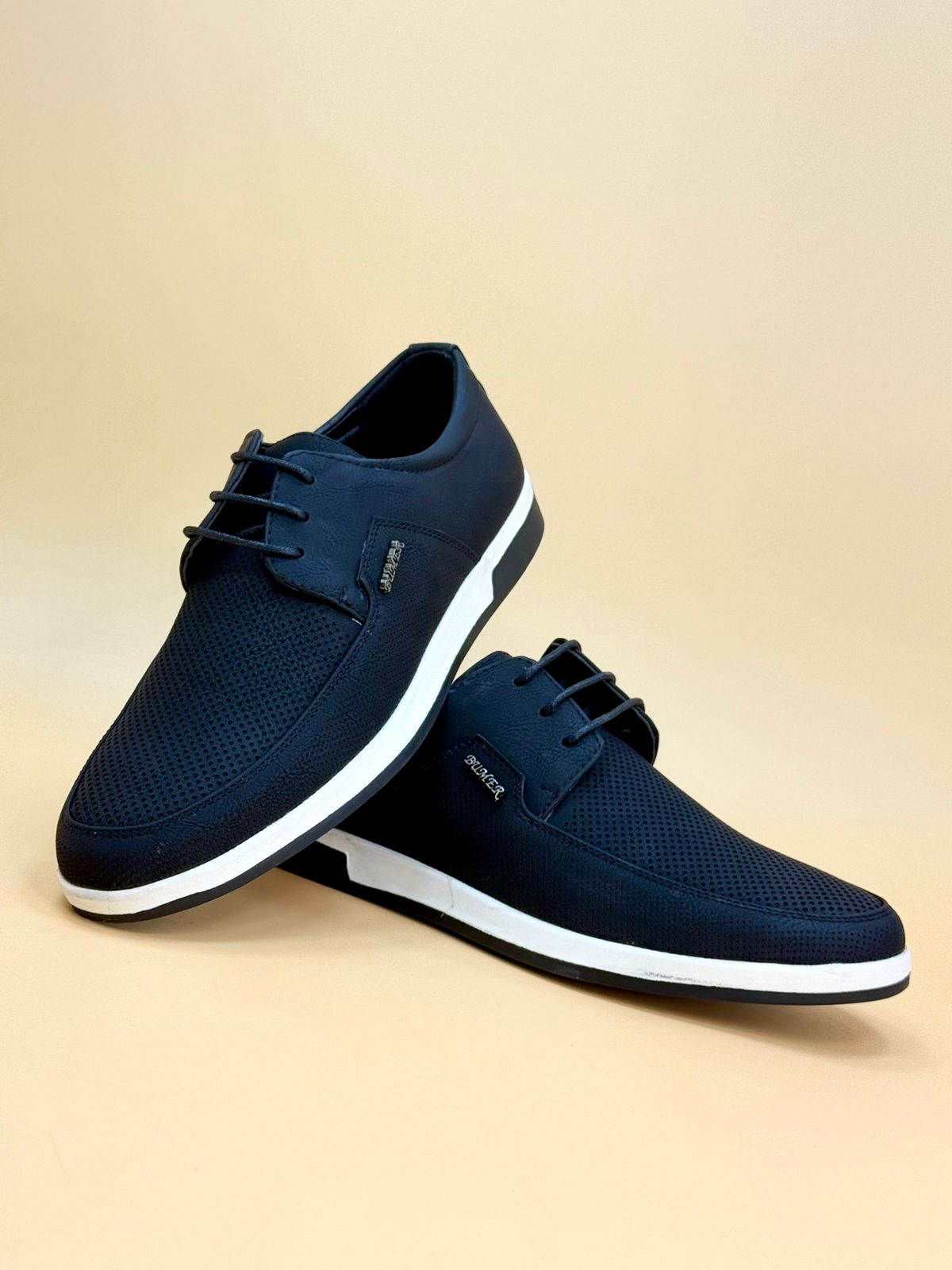 NEW , MEN SHOES M959