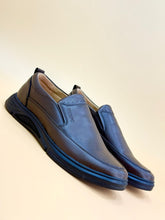 NEW , MEN SHOES M963