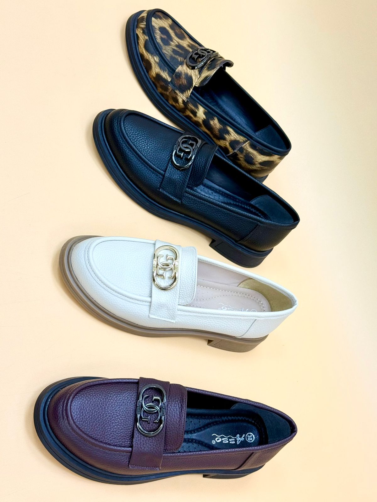 NEW ,  WOMEN FLAT SHOES W290