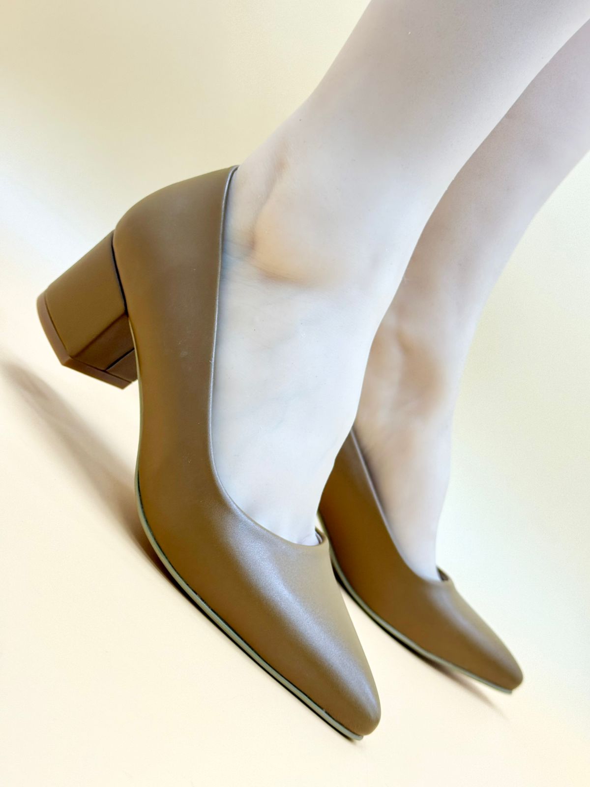 NEW ,  WOMEN SHOES HEELS W648