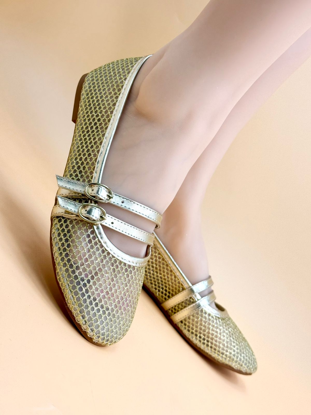NEW , WOMEN SHOES W236
