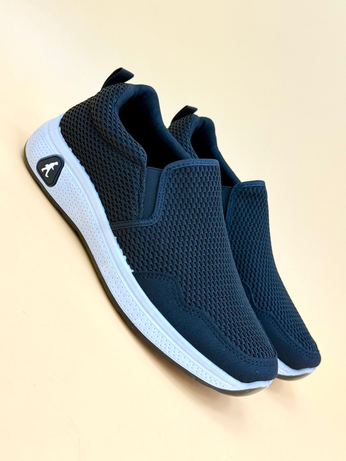 MEN SALE SIZE FROM 40 TO 45 M13