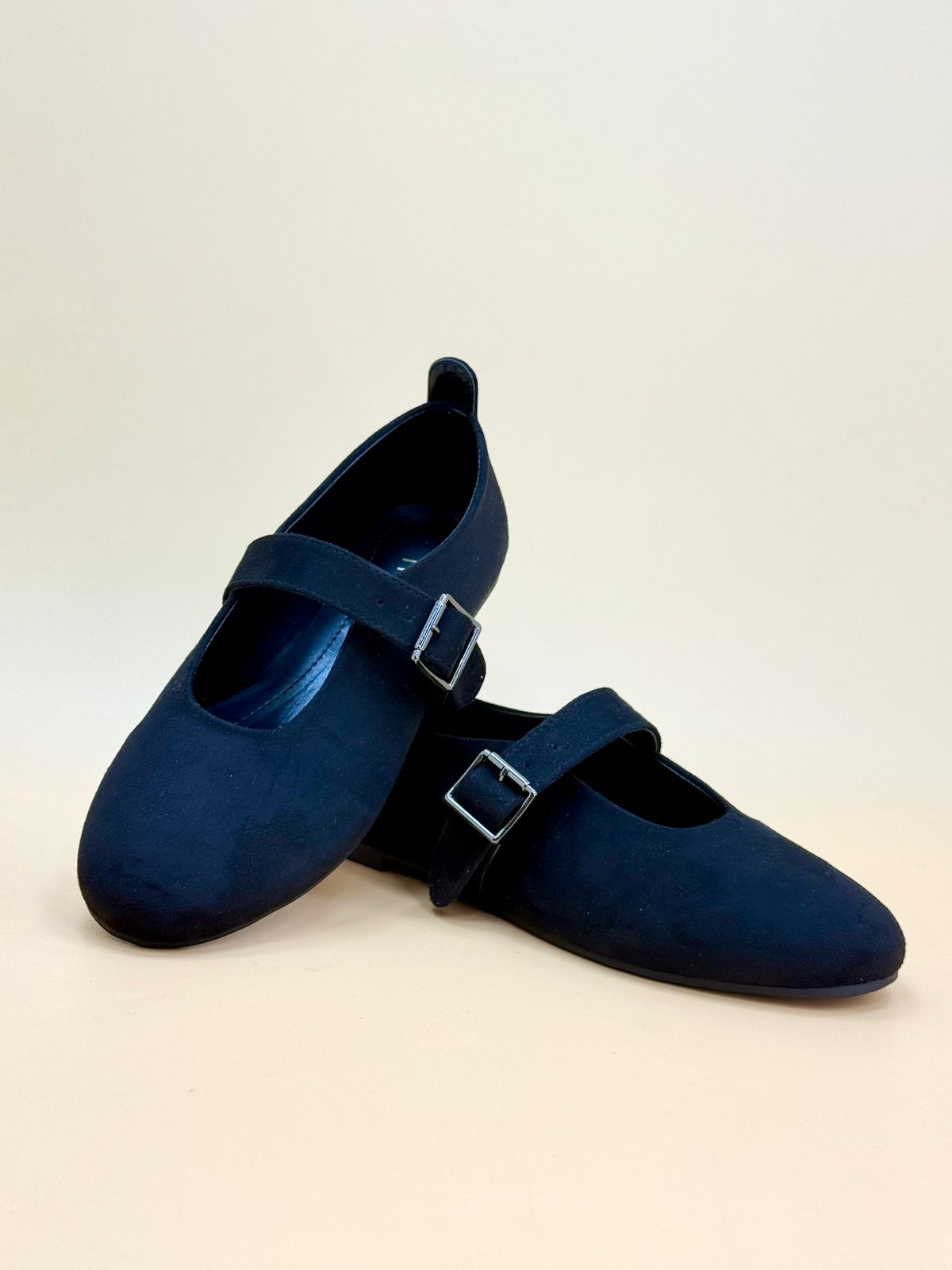 NEW ,  WOMEN FLAT SHOES W372