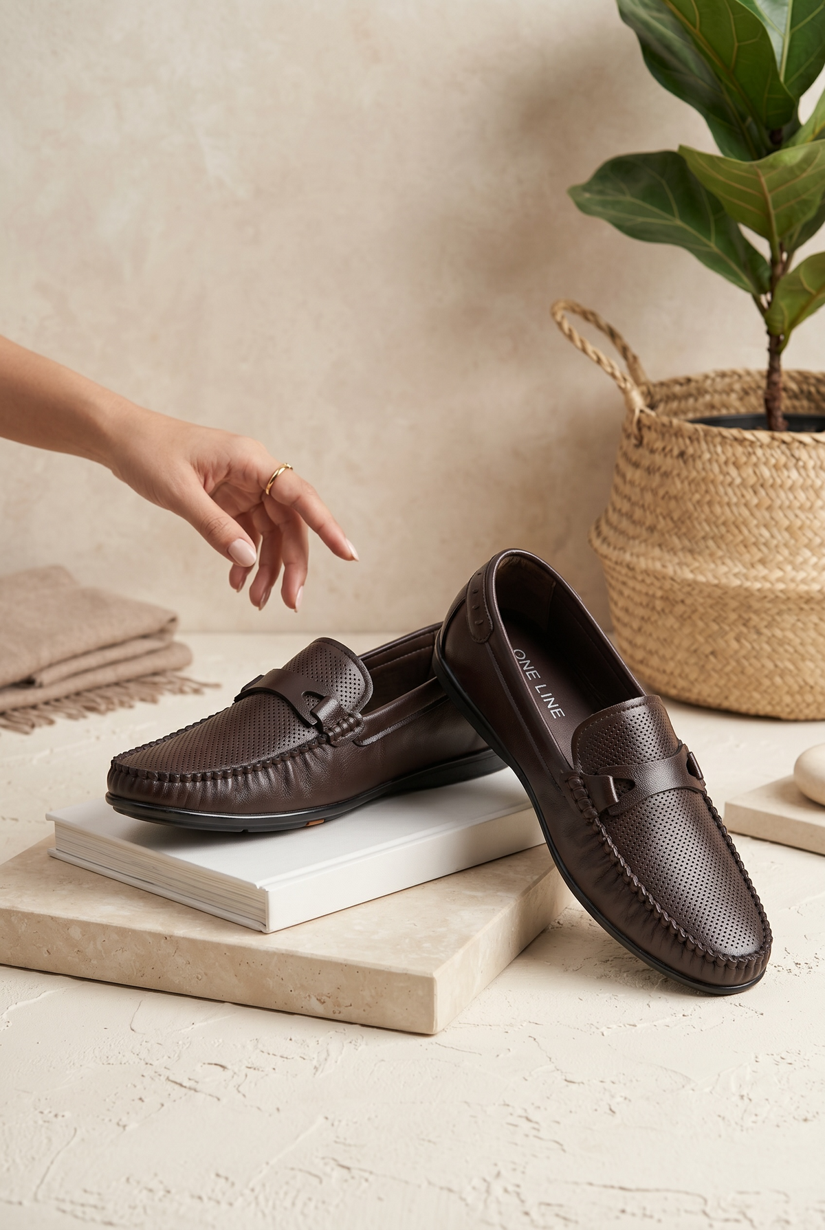 NEW ,  MEN SHOES  M909, MADE IN CHINA