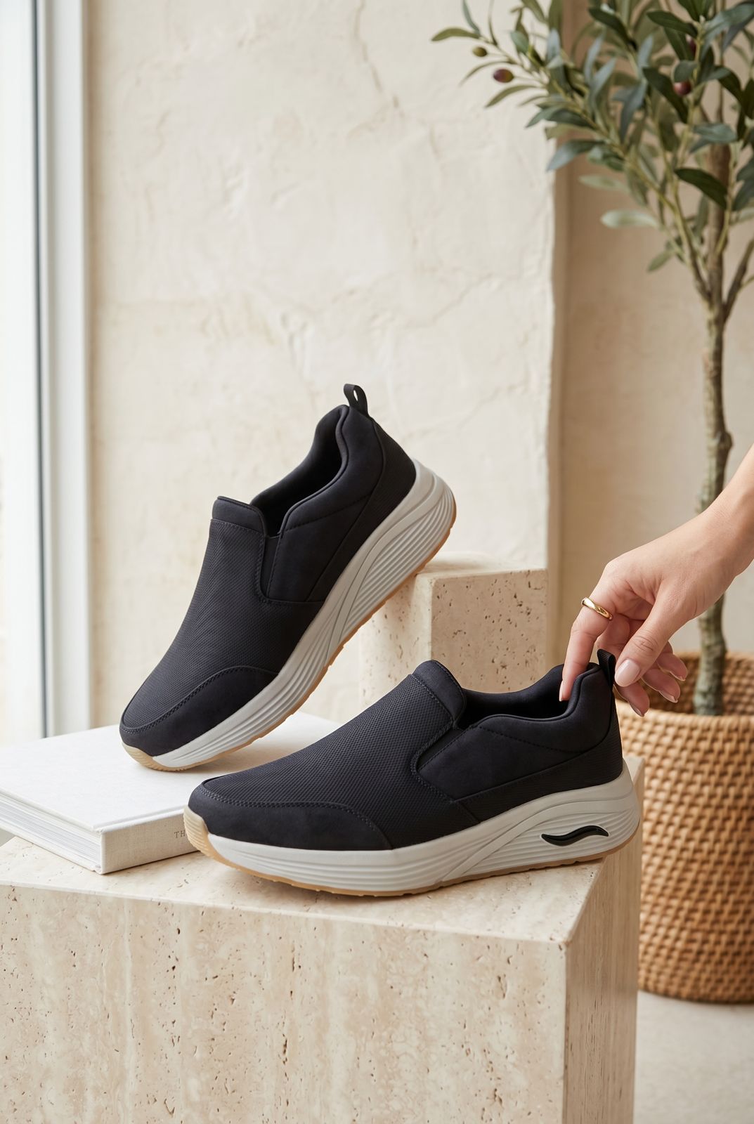 NEW ,  MEN SHOES  M932, MADE IN CHINA