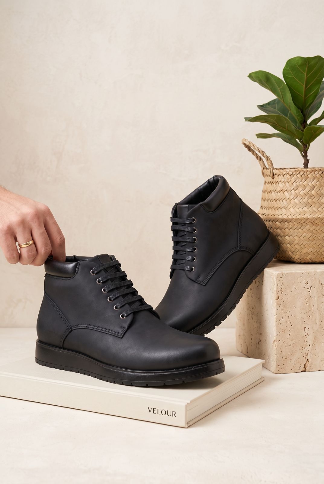 NEW ,  MEN BOOTS  M73 , MADE IN CHINA