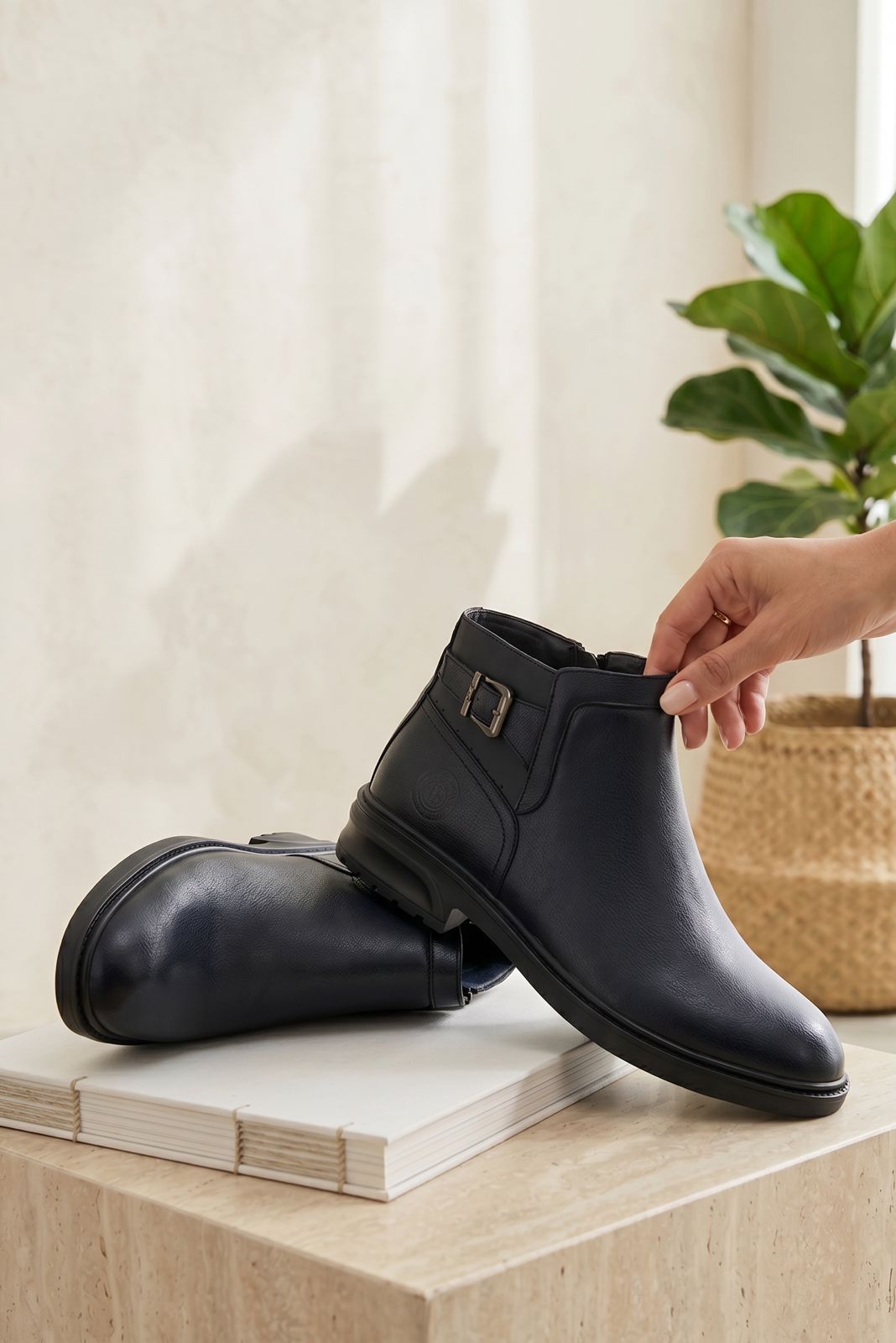 NEW ,  MEN BOOTS  M994 , MADE IN CHINA
