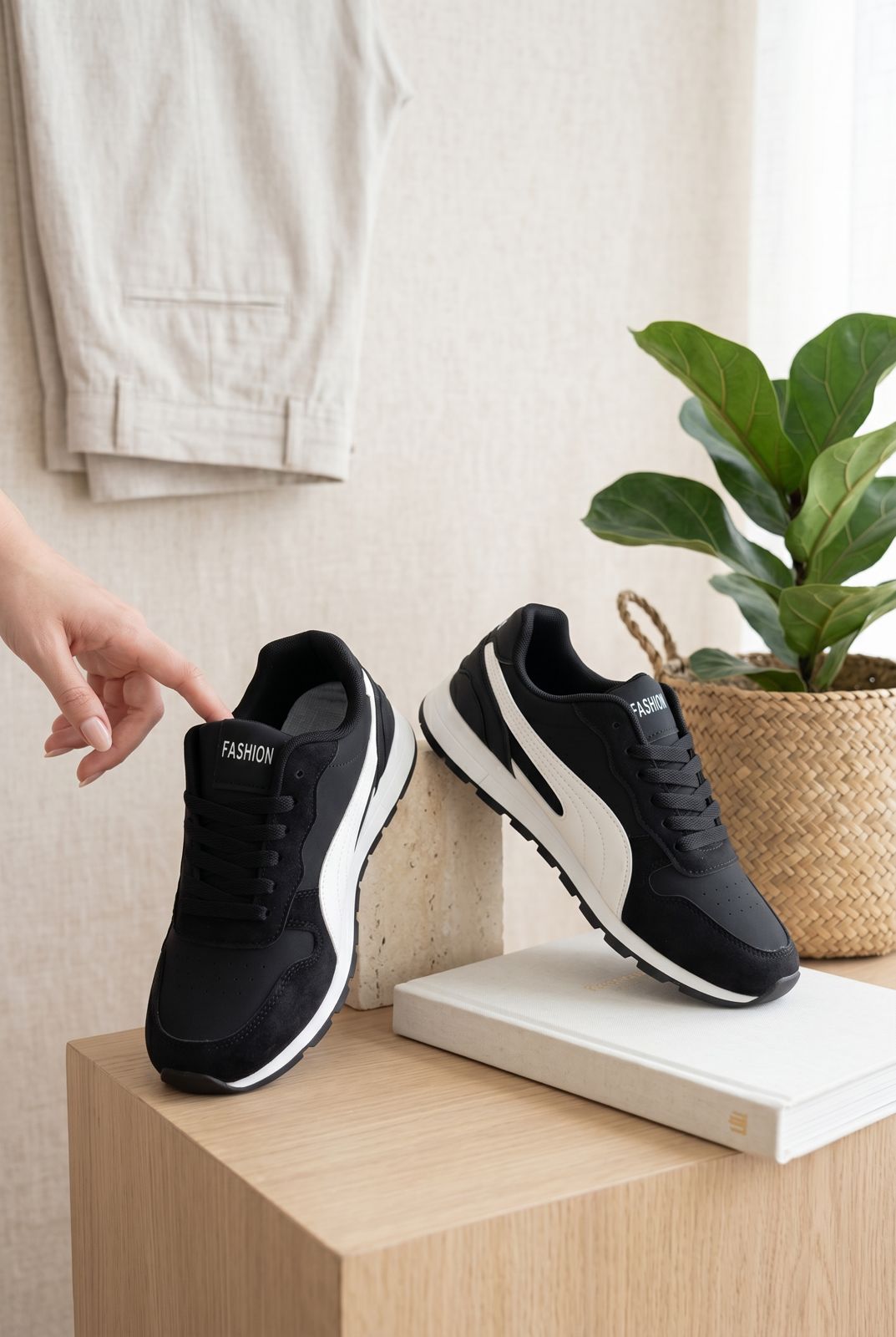 NEW , MEN SHOES M550