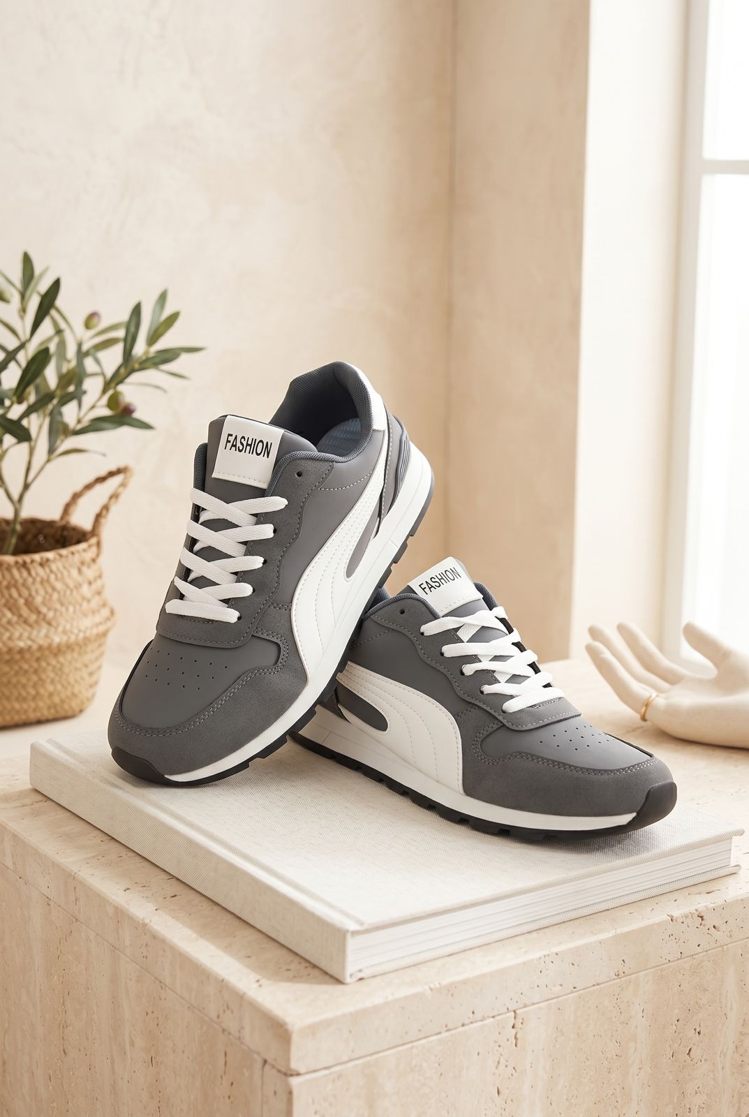 NEW , MEN SHOES M550