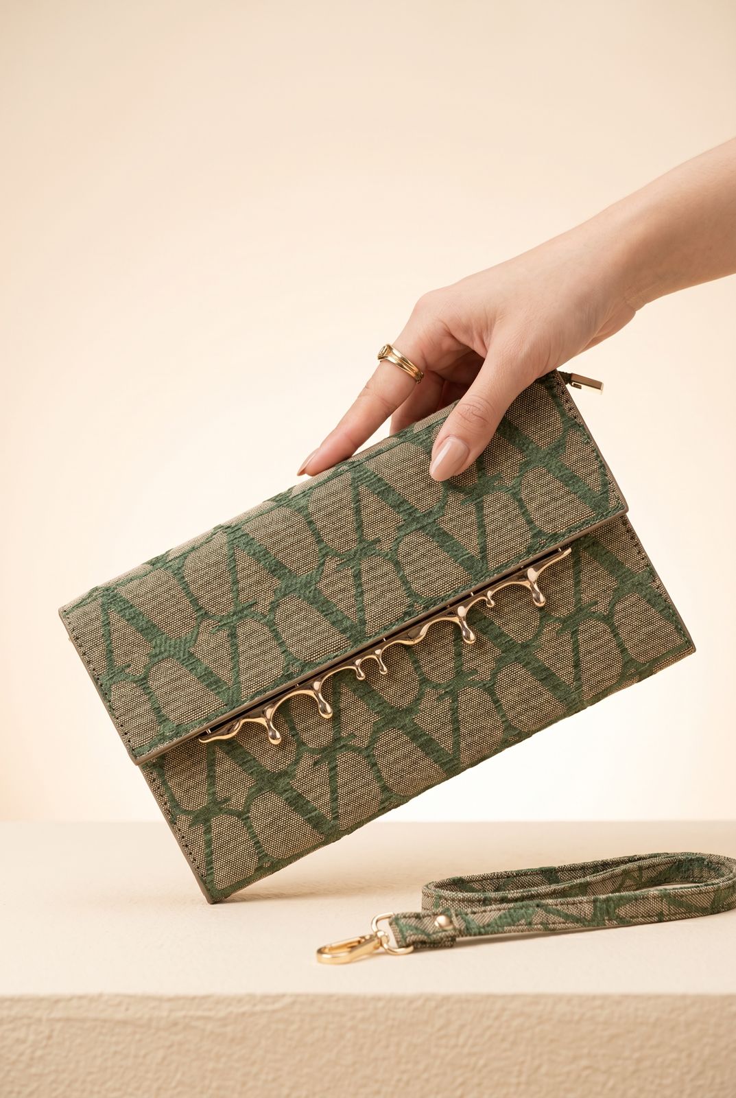 WOMEN HANDBAGS B93