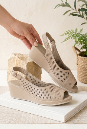 NEW ,  WOMEN SHOES HEELS W496