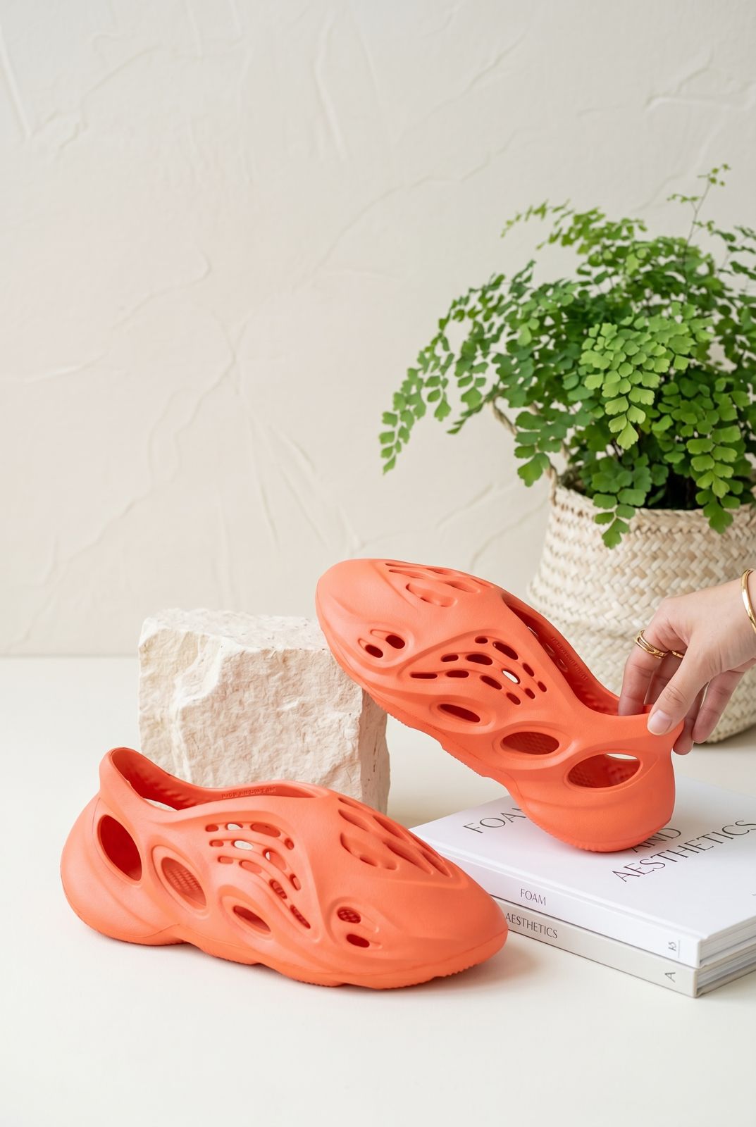 WOMEN SLIPPERS S443