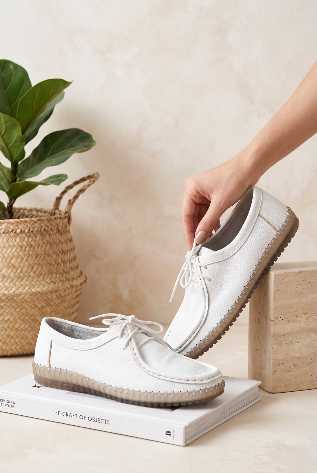 WOMEN SHOES W672