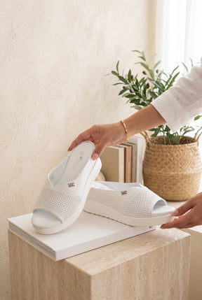 NEW ,  WOMEN SLIPPERS W151