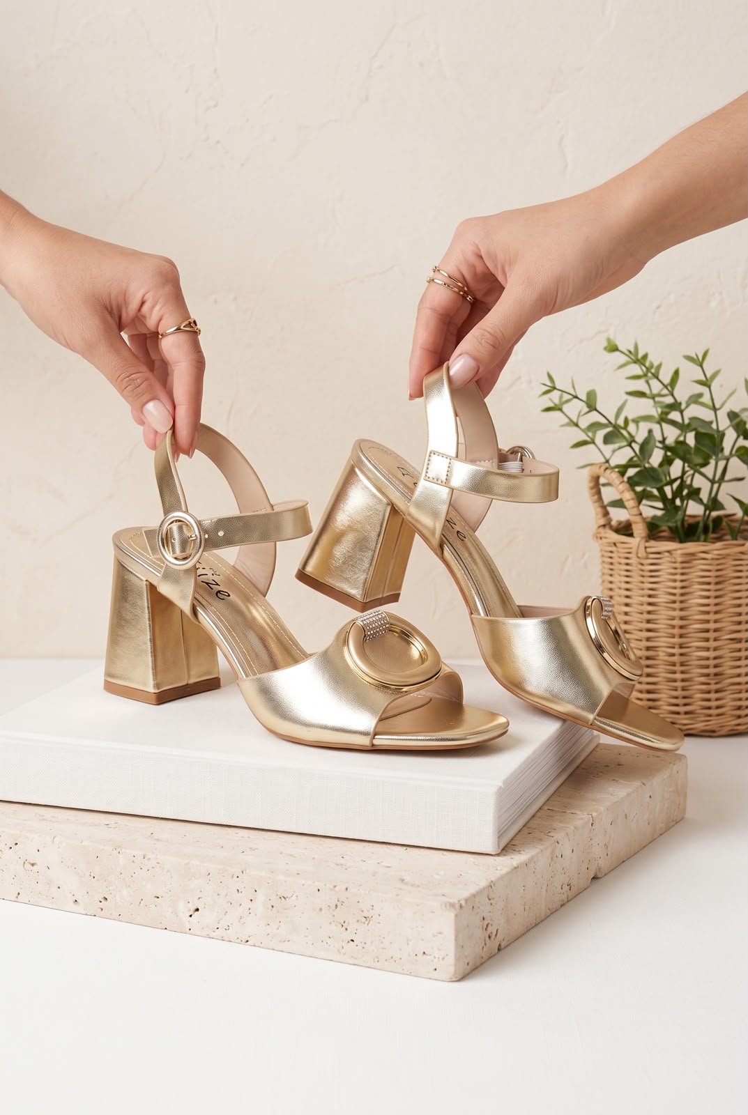 WOMEN SHOES HEELS W366