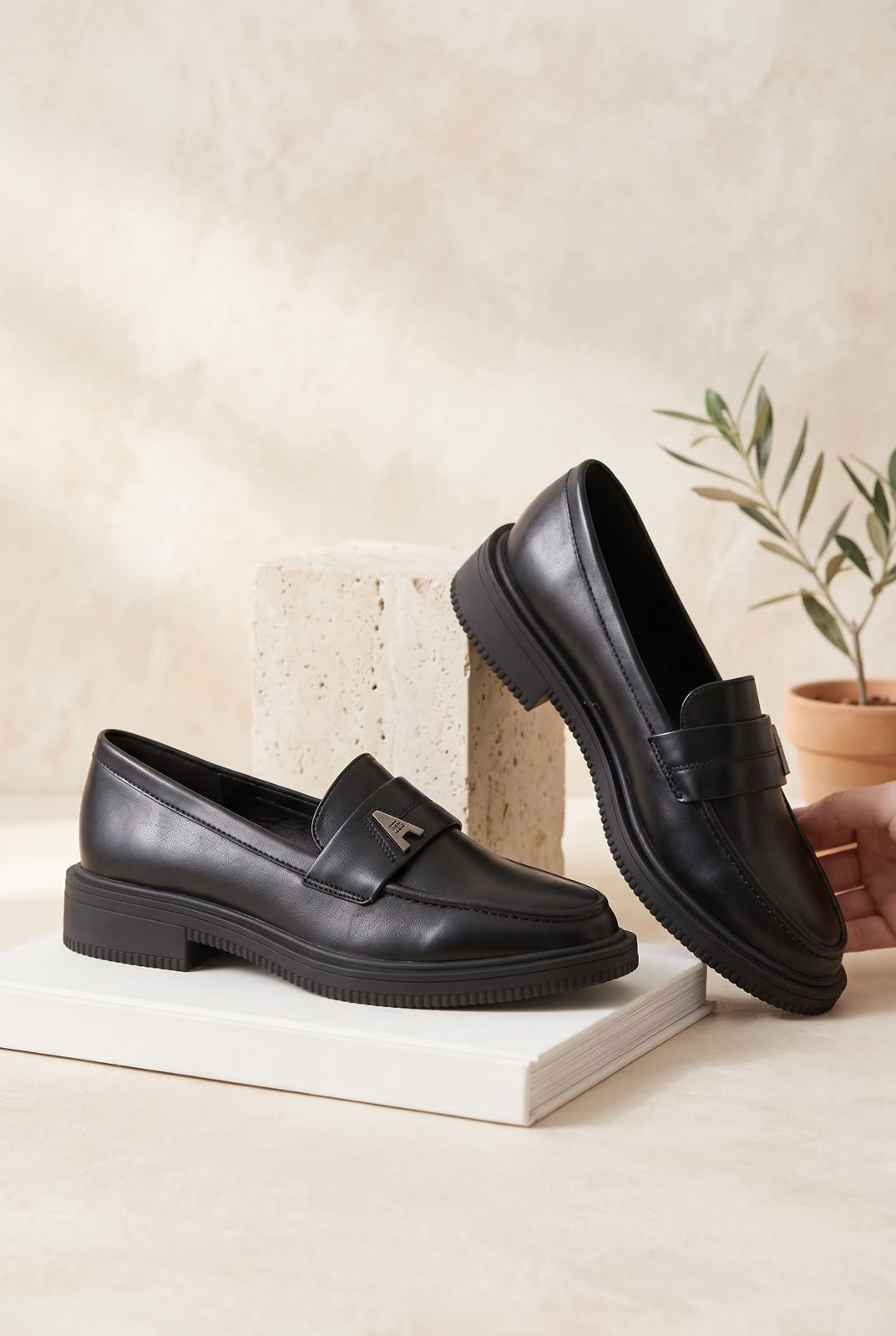 NEW , WOMEN SHOES W840