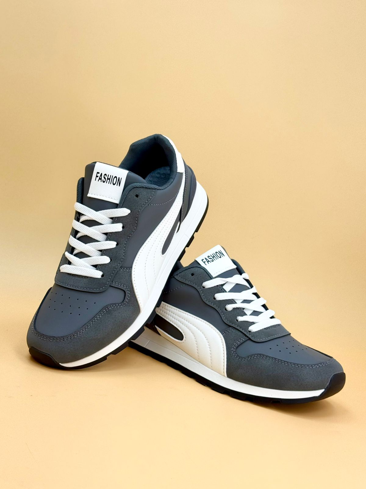 NEW , MEN SHOES M550