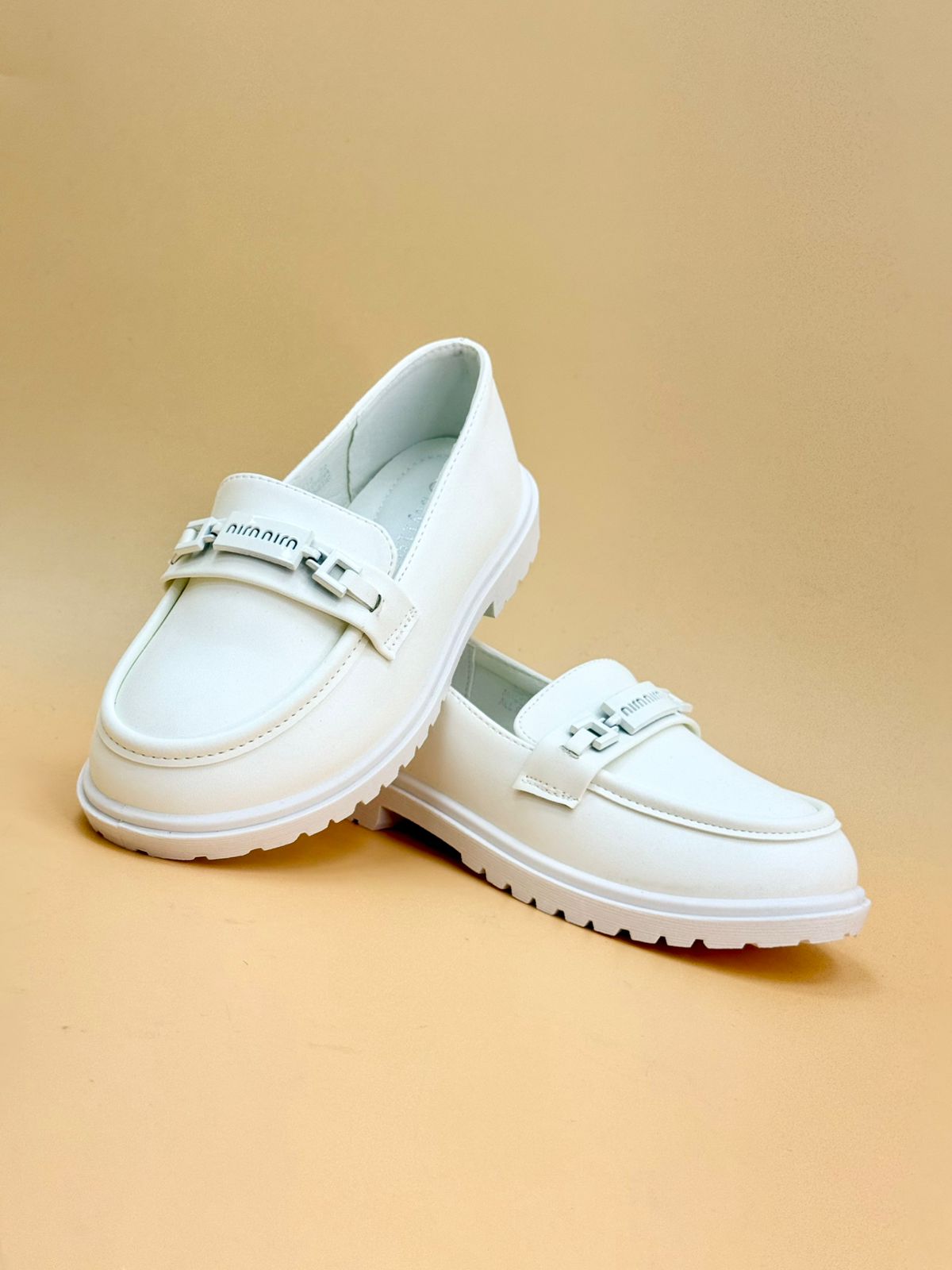 NEW ,  KIDS SHOES SIZE FROM 25 TO 36 K15
