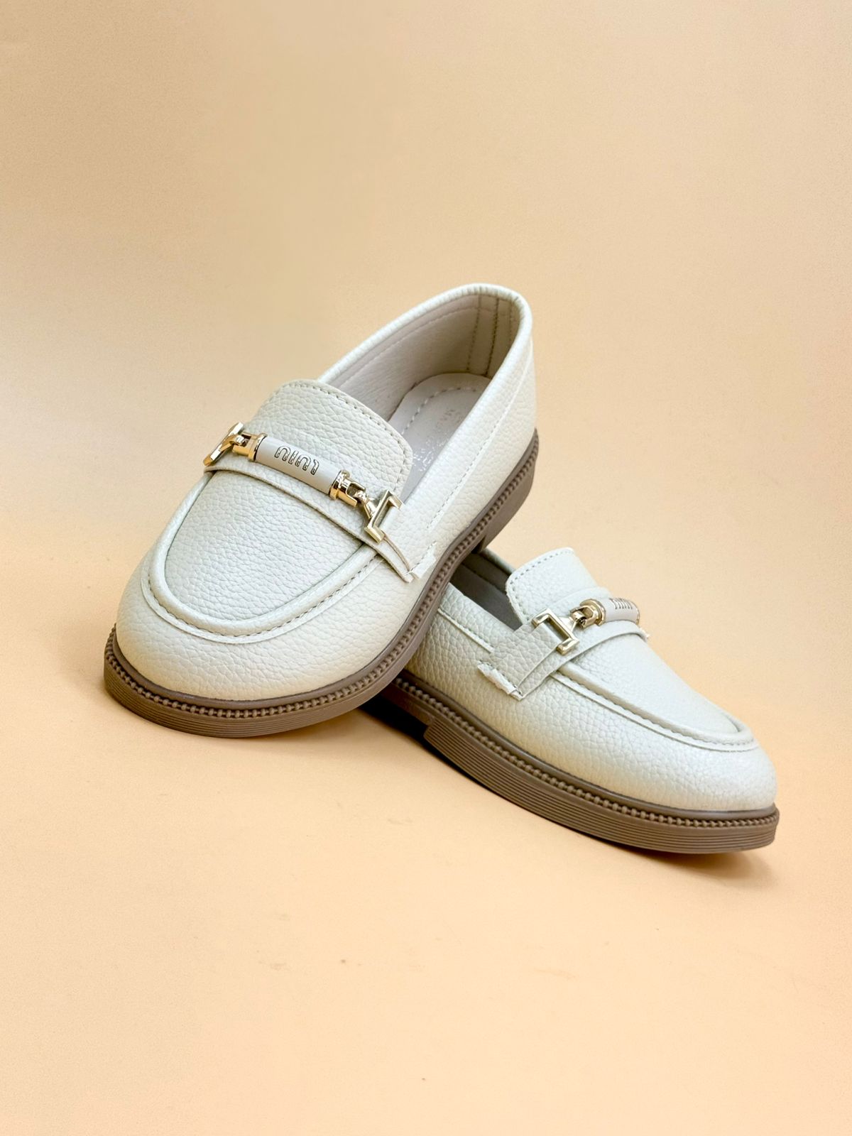 NEW ,  KIDS SHOES SIZE FROM 25 TO 36 K1