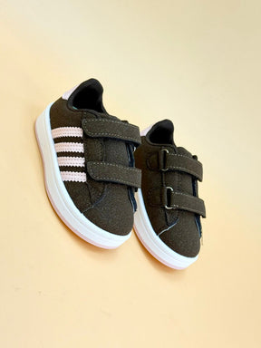 NEW ,  KIDS SHOES SIZE FROM 20 TO 25 K24