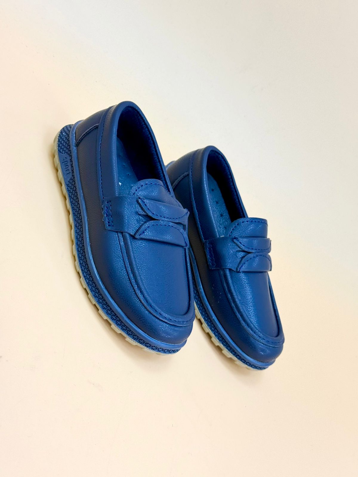 NEW ,  KIDS SHOES SIZE FROM 26 TO 30 K27