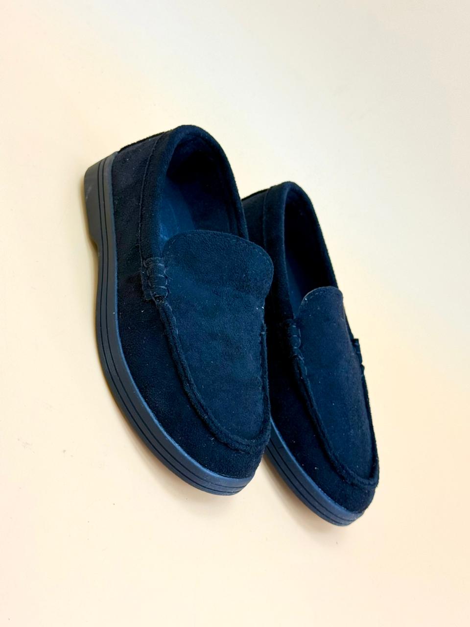 NEW ,  KIDS SHOES SIZE FROM 25 TO 41 K10