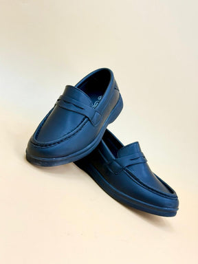 NEW ,  KIDS SHOES SIZE FROM 24 TO 29 K11