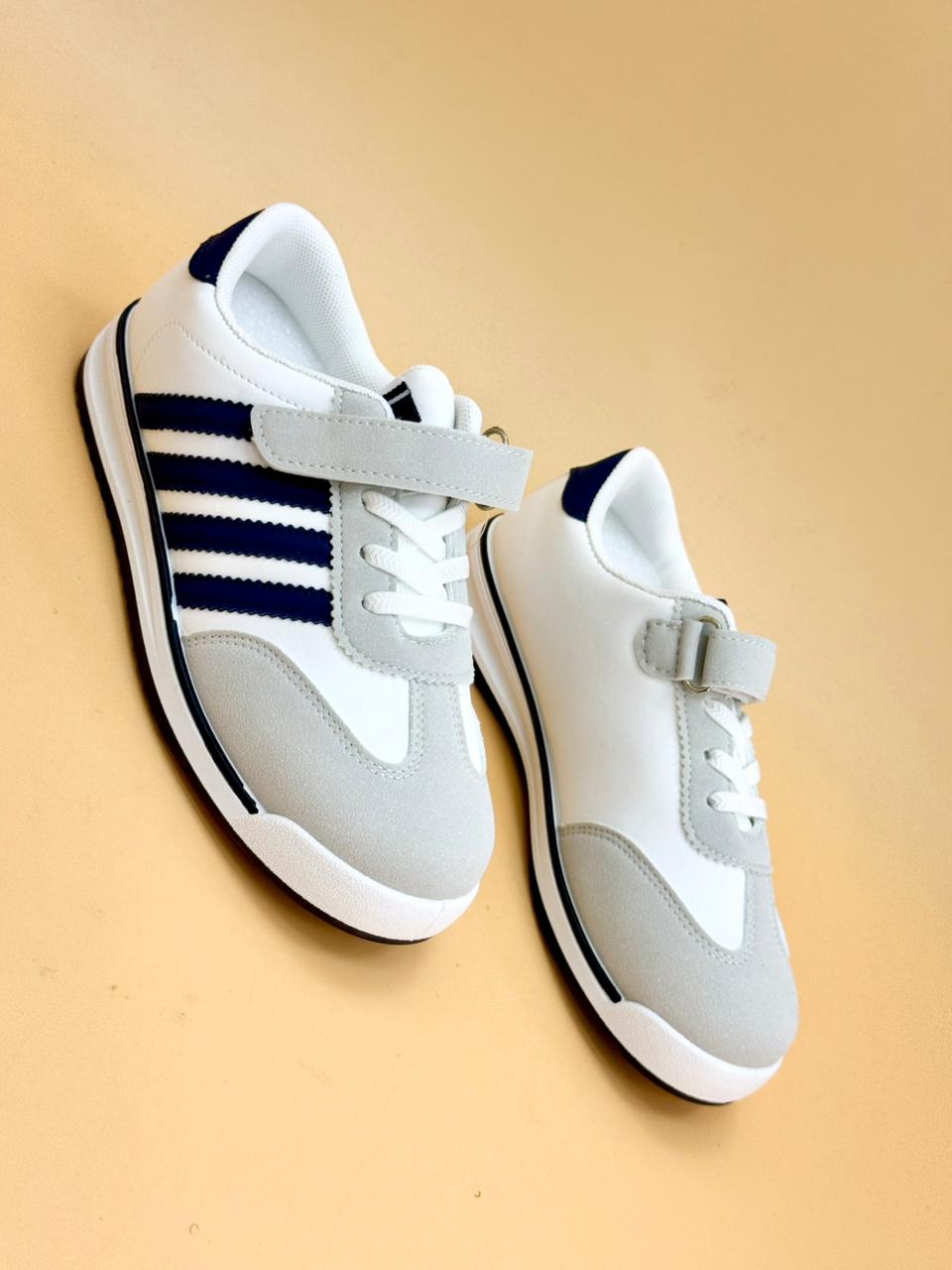 NEW ,  KIDS SHOES SIZE FROM 26 TO 37 K22