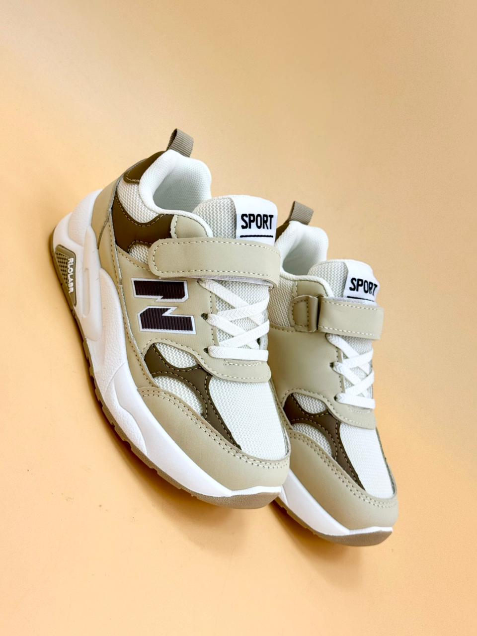 NEW ,  KIDS SHOES SIZE FROM 25 TO 36 K17