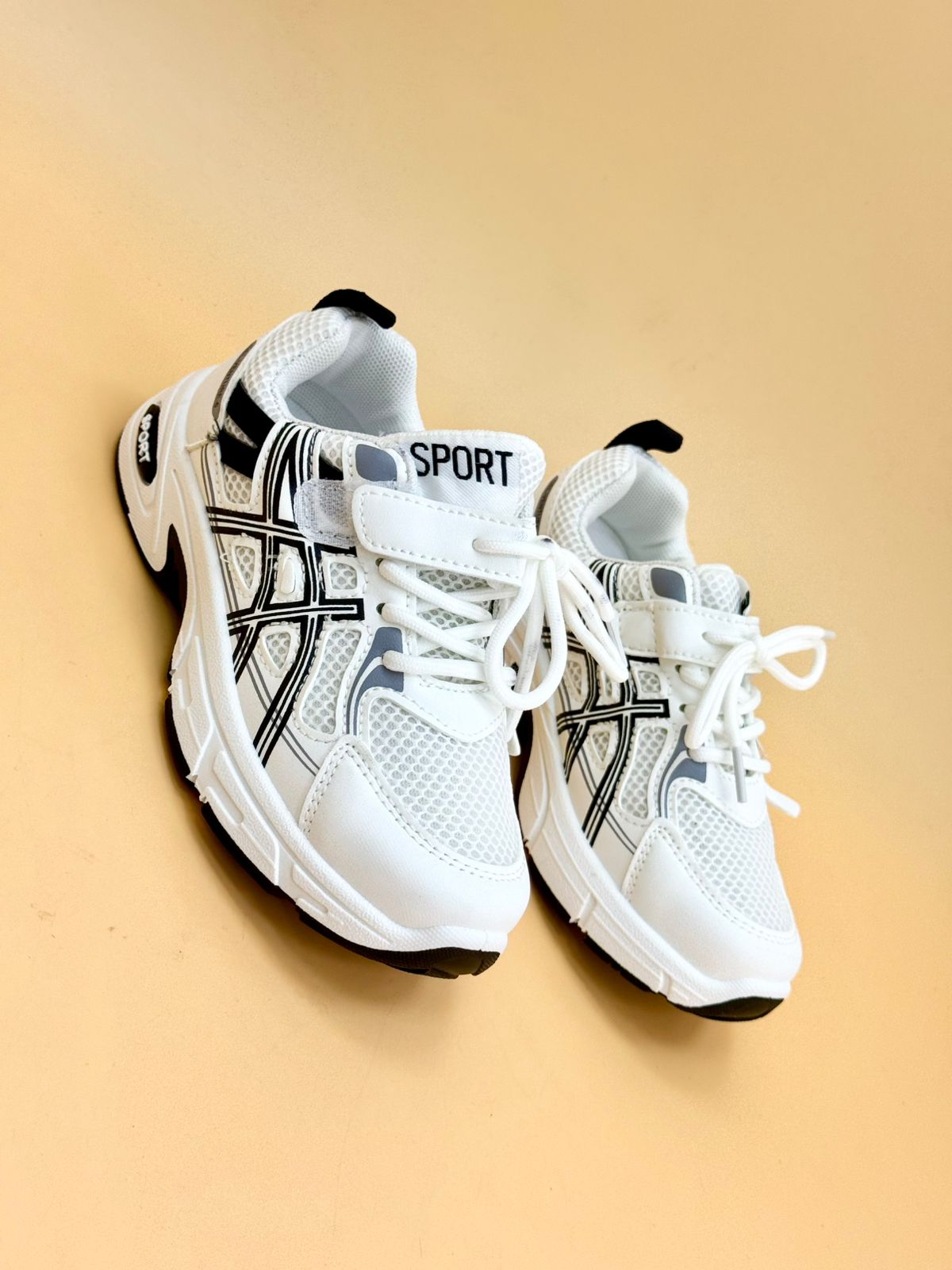 NEW ,  KIDS SHOES SIZE FROM 25 TO 36 K16