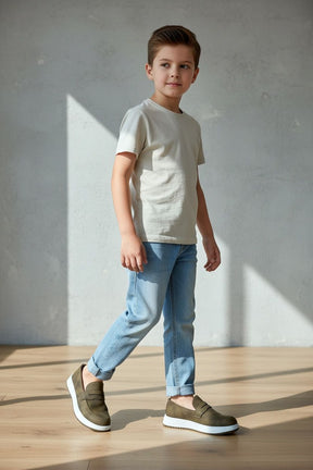 NEW ,  KIDS SHOES SIZE FROM 31 TO 41 K9